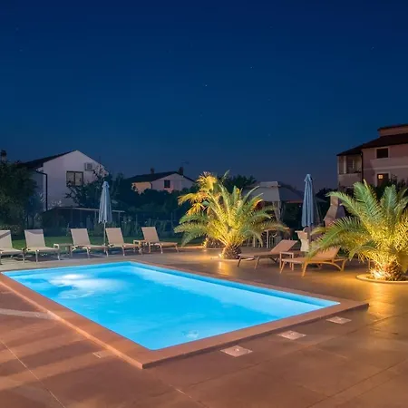 Villa Esea: Poolside Paradise & Relaxing Retreats Vilanija Exterior photo